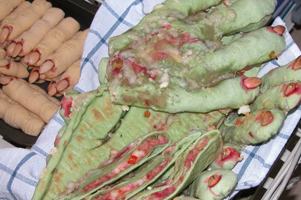 halloween-ruokia vihreät pizzakourat